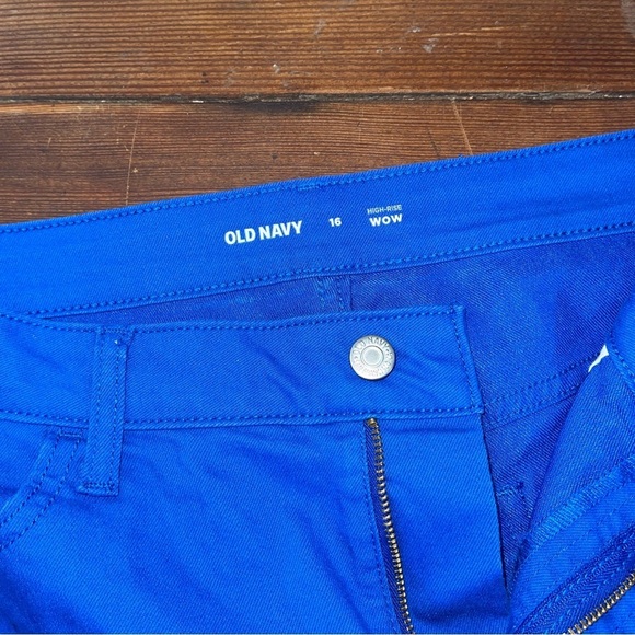 Old Navy Women's Royal Blue Shorts - Picture 2 of 5
